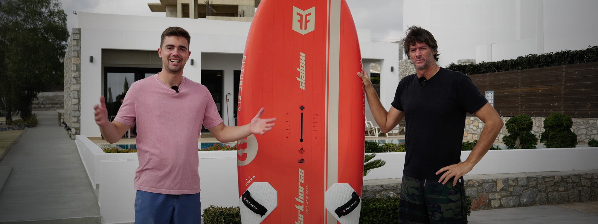 Die vergessene Kunst des Leichtwind-Surfens: Future Fly Dark Horse 132 im Detail.