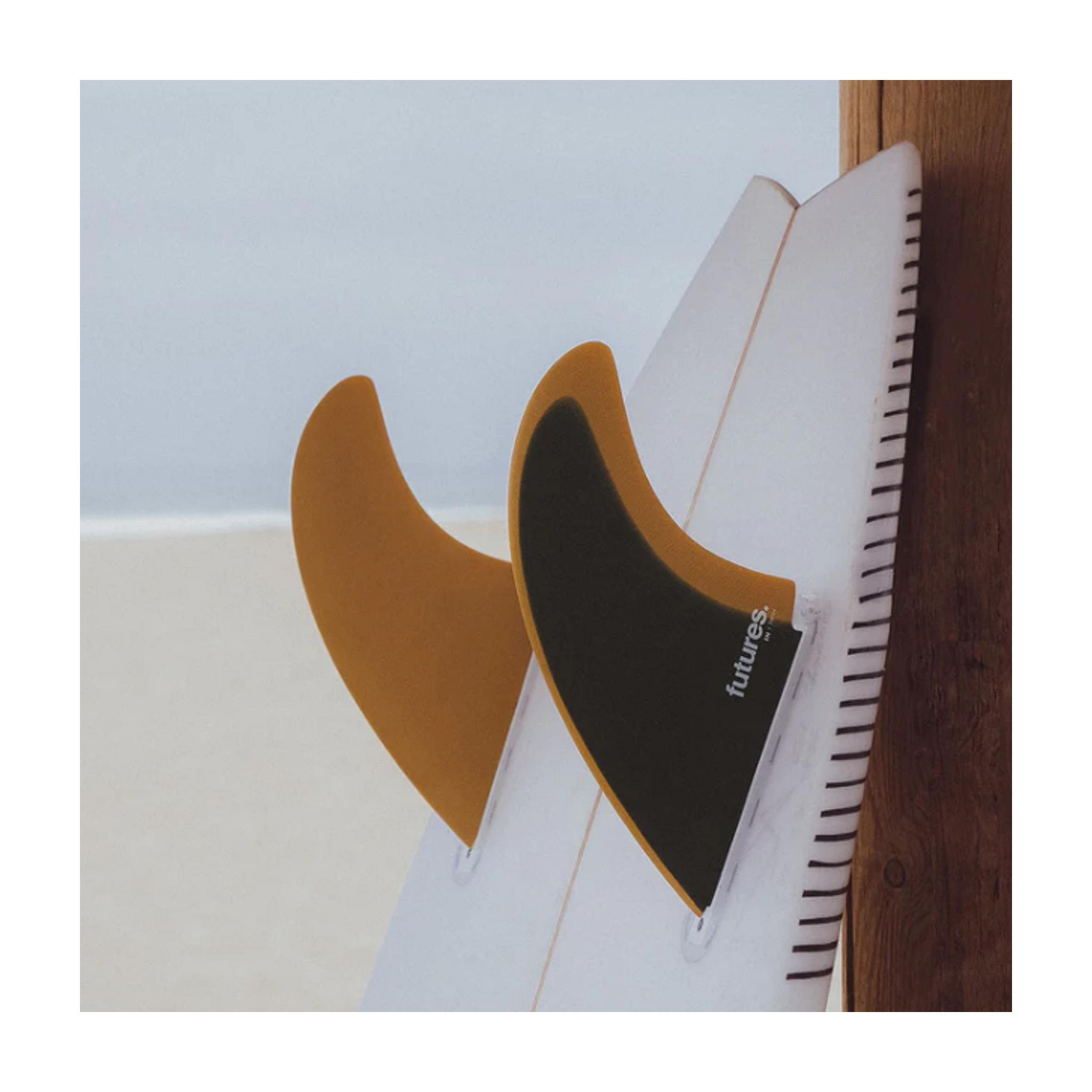FUTURES Twin Fin Set EN Fiberglass L Black