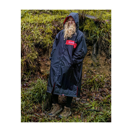 dryrobe advance long-sleeve black and red dressing robe