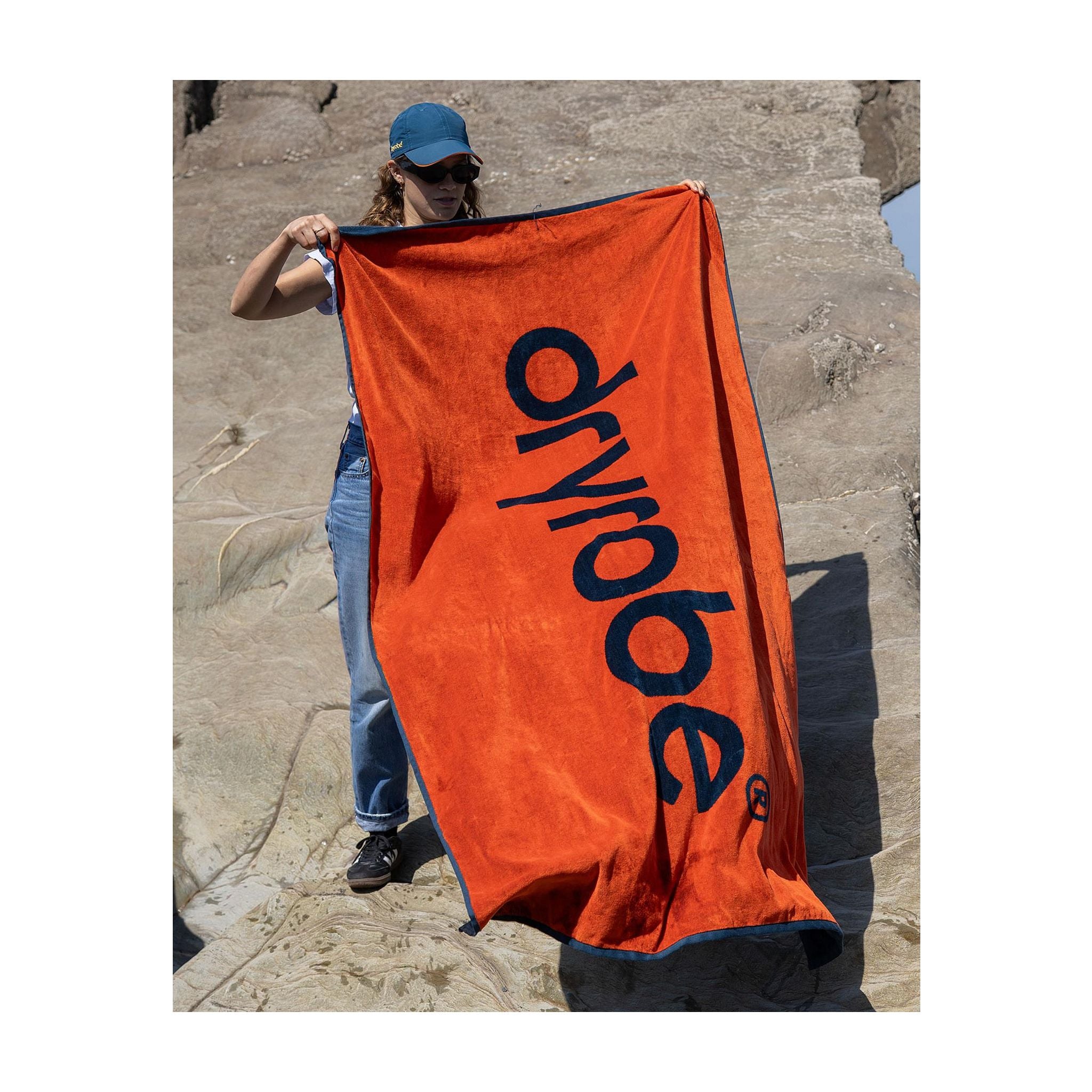 DRYROBE beach towel