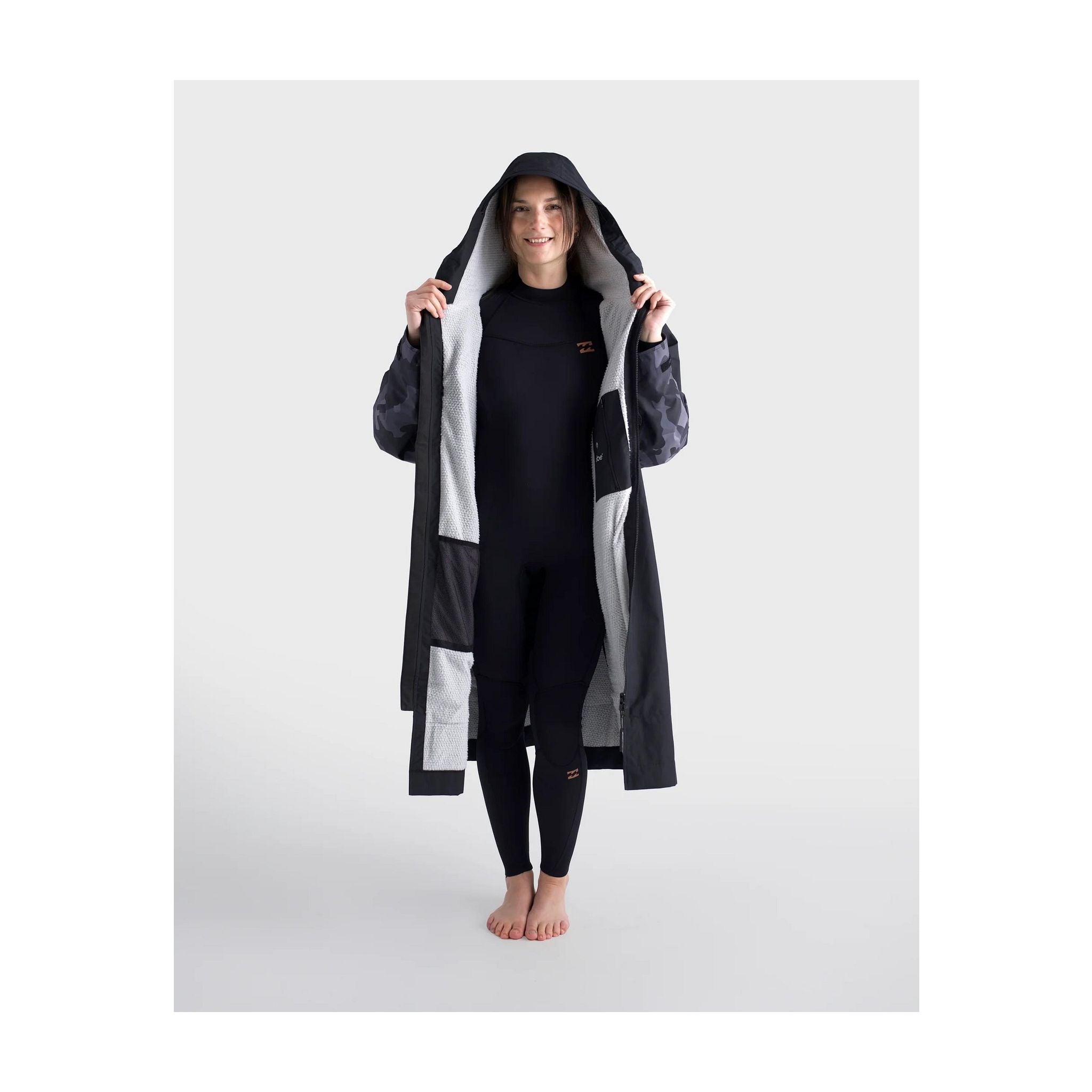 dryrobe tech-lite long sleeve schwarz camo umkleidemantel