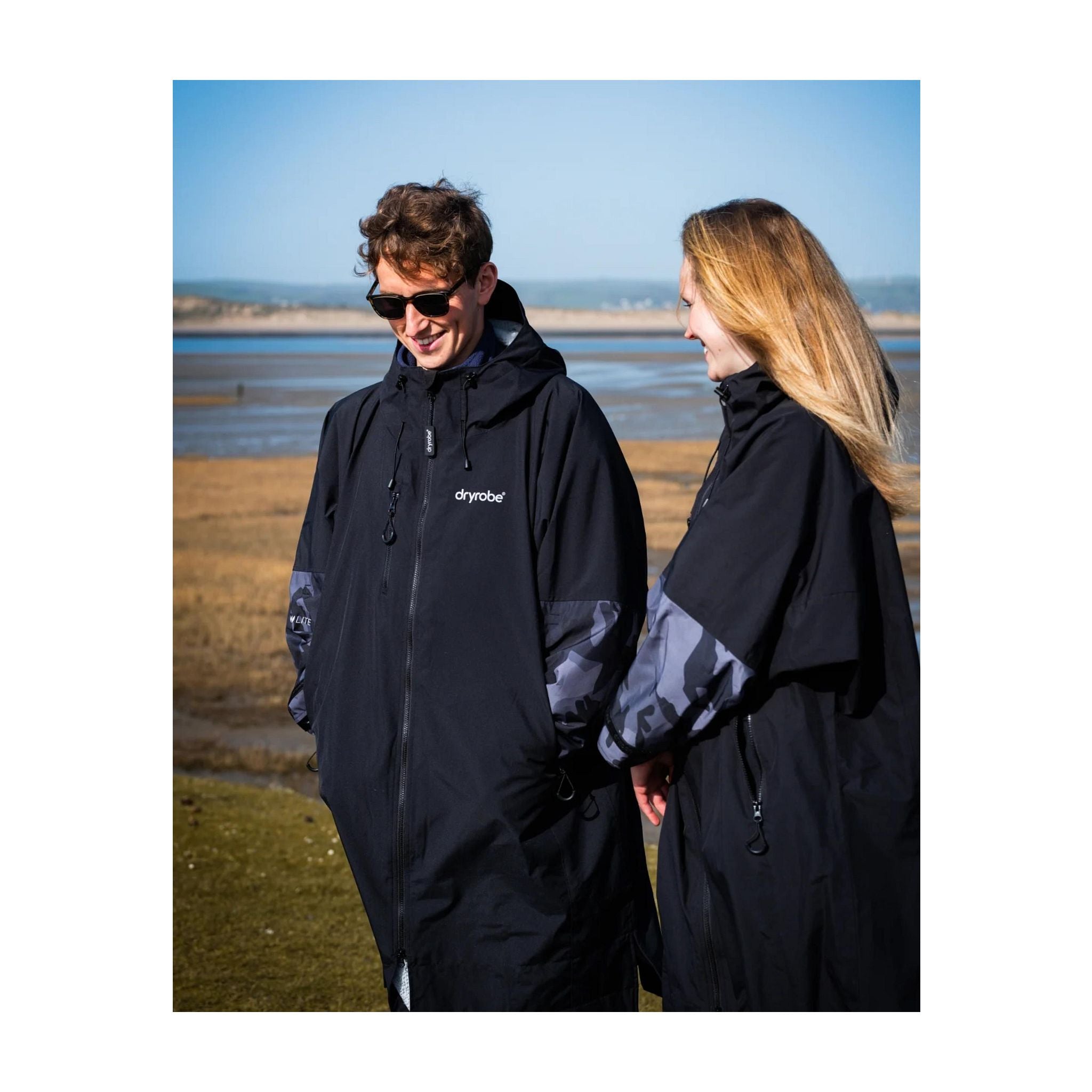 dryrobe tech-lite long sleeve schwarz camo umkleidemantel